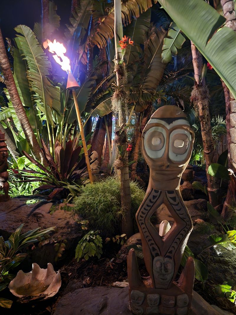 Vintage Decor That Money Can't Buy Anymore