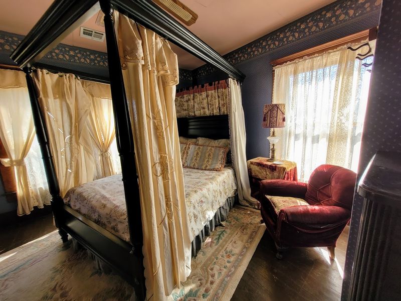 The Rooms and Suites: Victorian Comfort at Its Finest