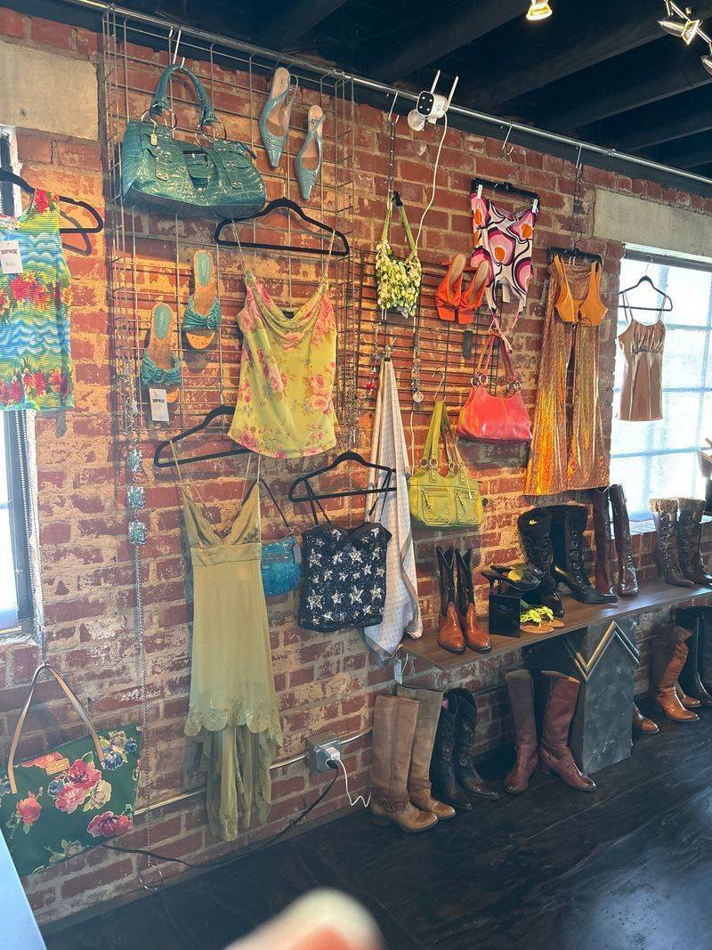 Online Store Legacy Meets Physical Space