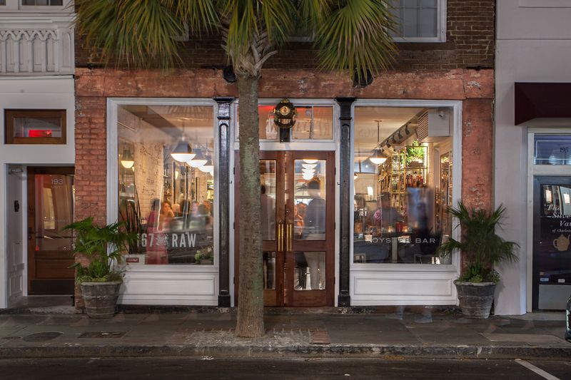 167 Raw Oyster Bar: The Spot You'll Try to Squeeze in Twice