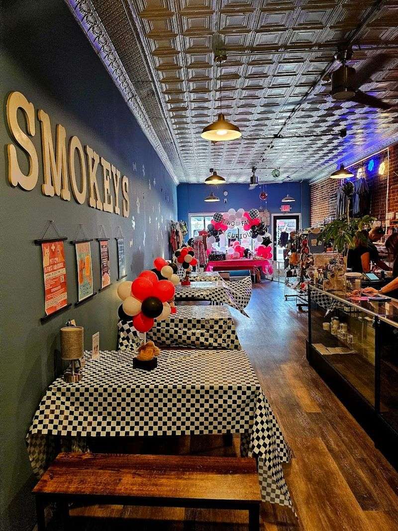 Order In and Eat Well While Your Dog Plays