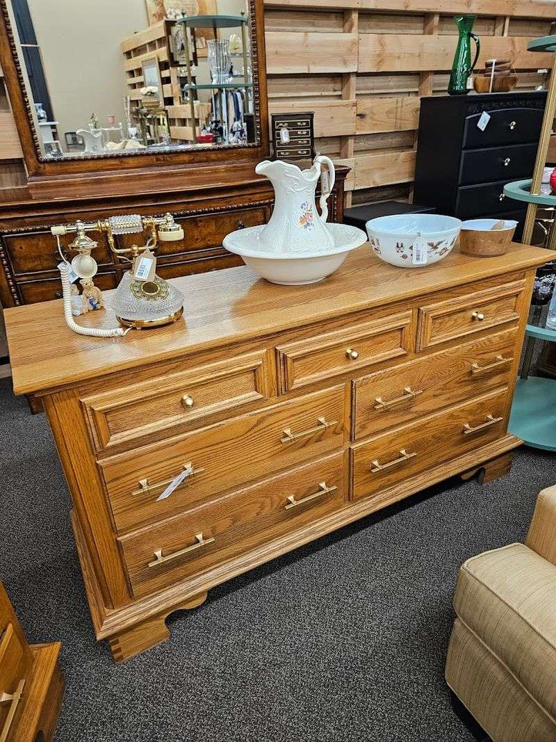 Furniture Finds: The Big-Ticket Showstoppers