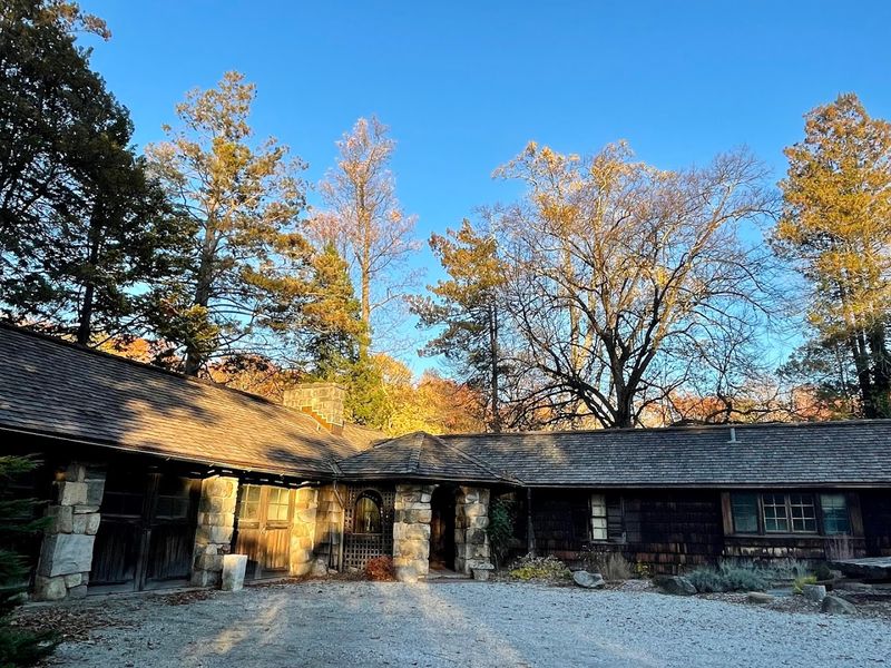 The Architecture That Stops You in Your Tracks