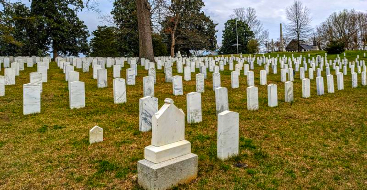 The Tomb of the Unknown Confederate: Southern Legends and Lost Soldiers