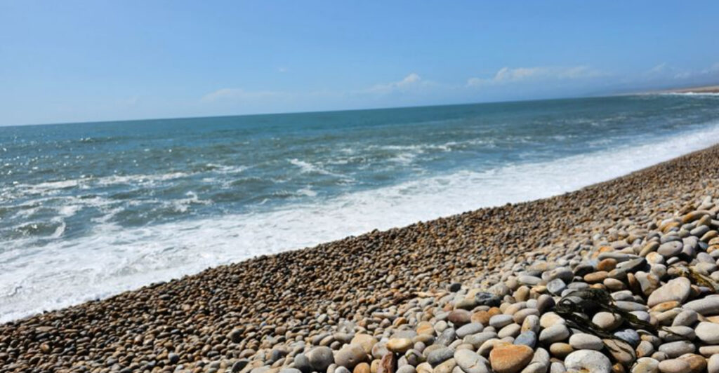 The World’s Longest Beaches for Epic Strolls and Stunning Views
