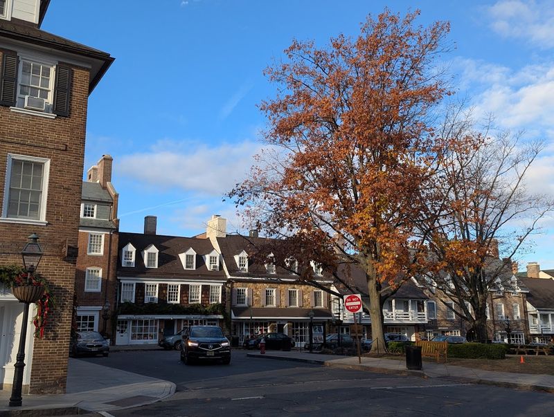 A Location That Does the Heavy Lifting