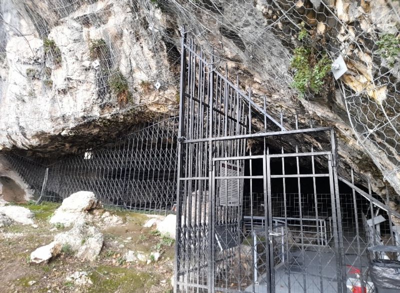 The 'oldest construction' claim comes from a simple stone wall