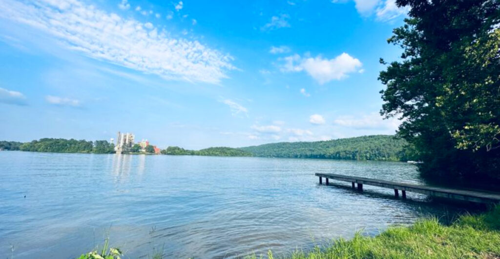 This Arkansas State Park Near Hot Springs Is Perfect for a Family Day Out