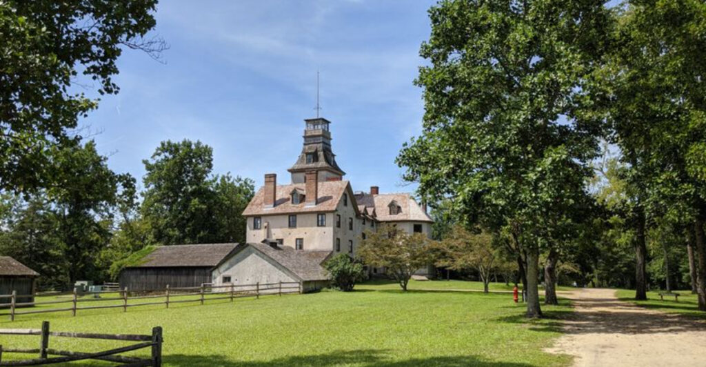 This Charming Village Hike Is the Kind of Escape You Don’t Forget