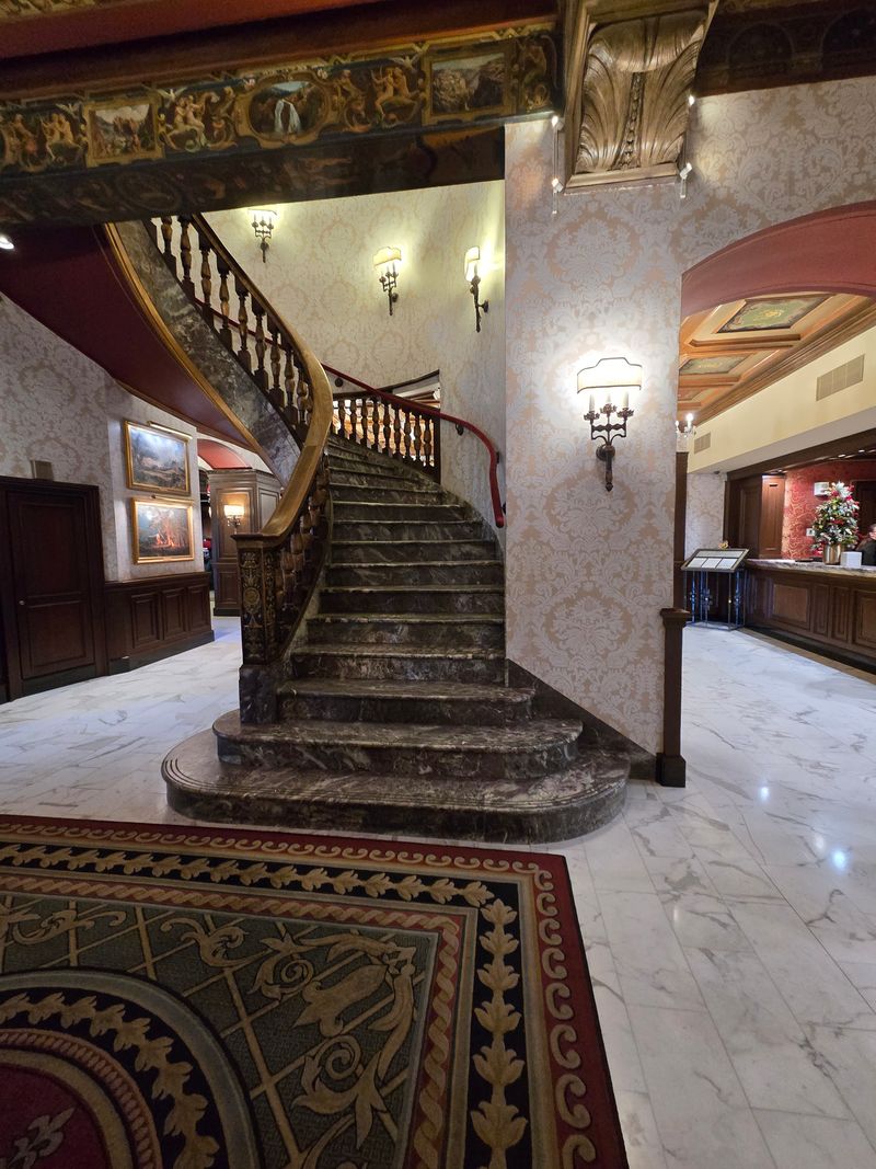 Grand Entrance, Grand Appetite