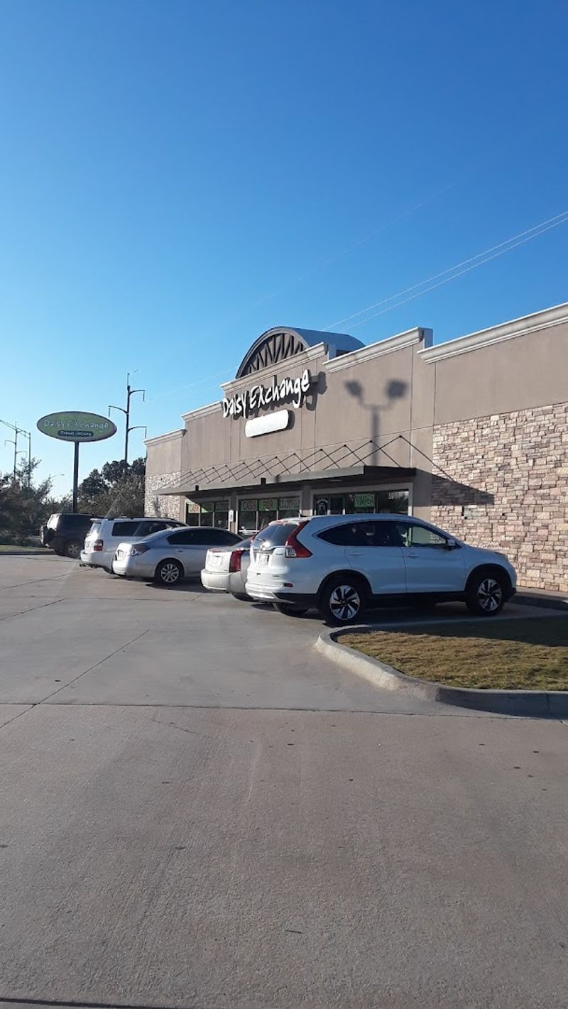 A Sprawling Space at 5911 Northwest Expressway