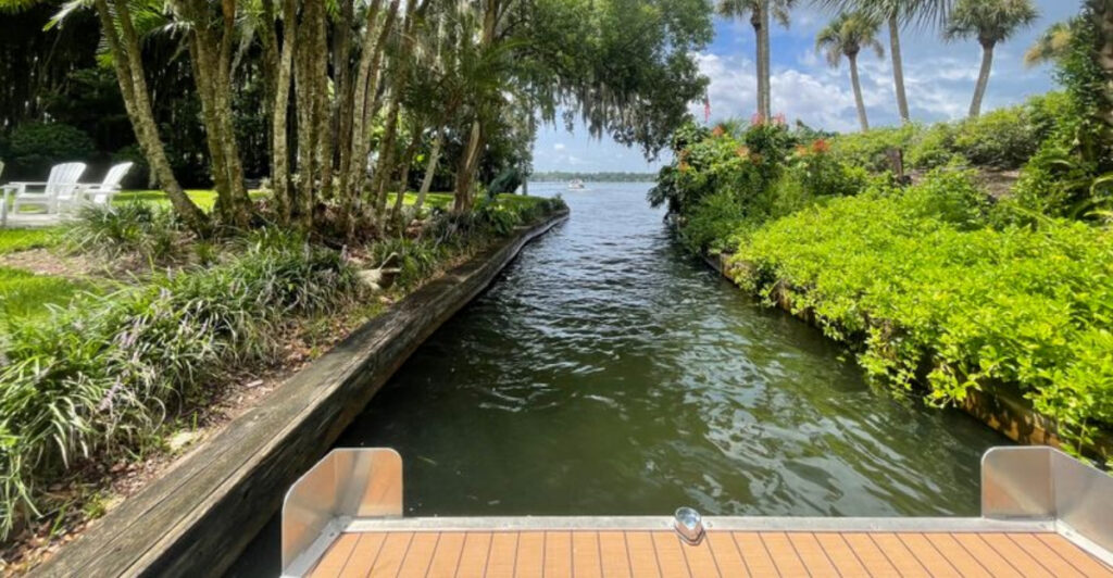 This Florida Canal Boat Tour Is One of the Most Fun Family Adventures in the State