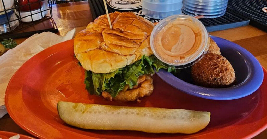 This Florida Restaurant’s Grouper Sandwich Is Worth The Road Trip