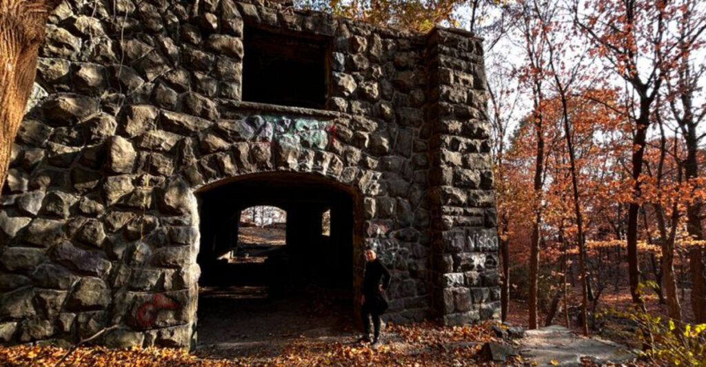 This Hidden New Jersey Trail Leads To Real Castle Ruins You Can Explore