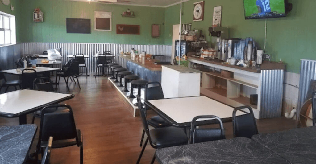 This Humble Oklahoma Restaurant Is Hiding a Legendary Chicken Fry