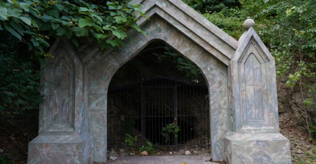 This New Jersey Landmark Still Carries the Shadow of a 19th-Century Murder