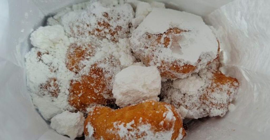 This New Jersey Pizza Spot Is Keeping Old-School Powdered Zeppoles Alive