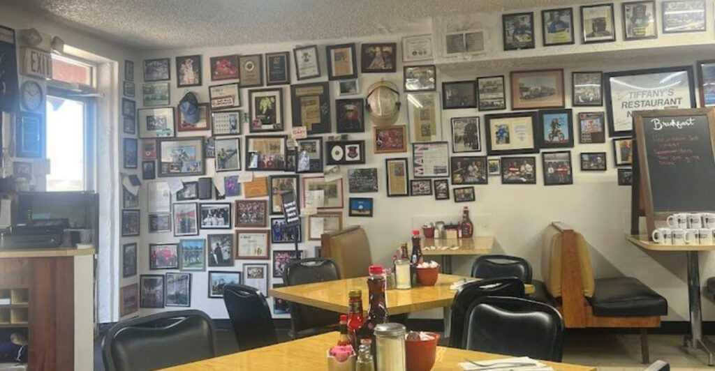This Oklahoma Old-School Eatery Serves a Chicken-Fried Steak You Have to See to Believe