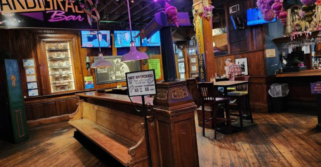 This Oklahoma Restaurant Serves Crab Cakes Worth Every Mile