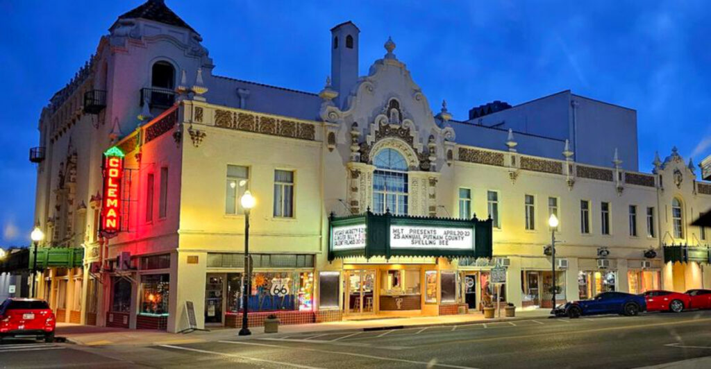 This Oklahoma Theater Feels Like You Stepped Into a Golden-Age Movie House