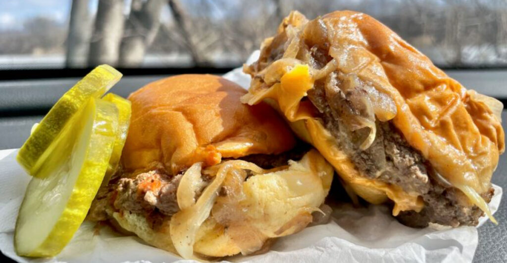 This Tiny New Jersey Diner Is Quietly Serving the State’s Most Craveable Cheeseburgers
