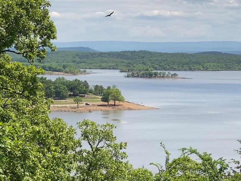 A Hidden Retreat in the Ouachita Foothills