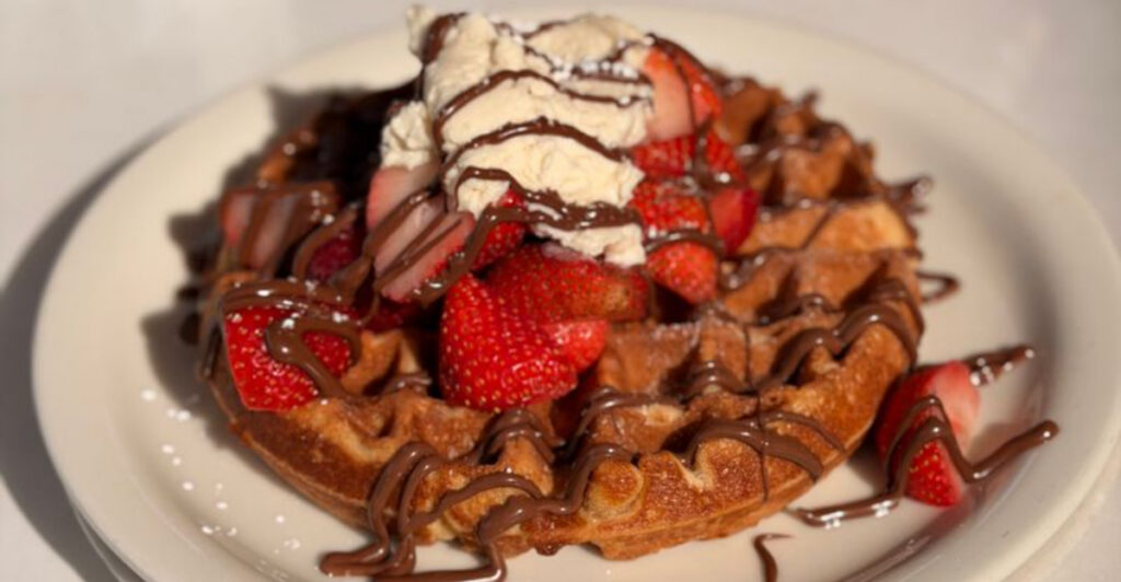 This Winter Park Breakfast Spot Has Mastered French Toast & Grits Since 1980