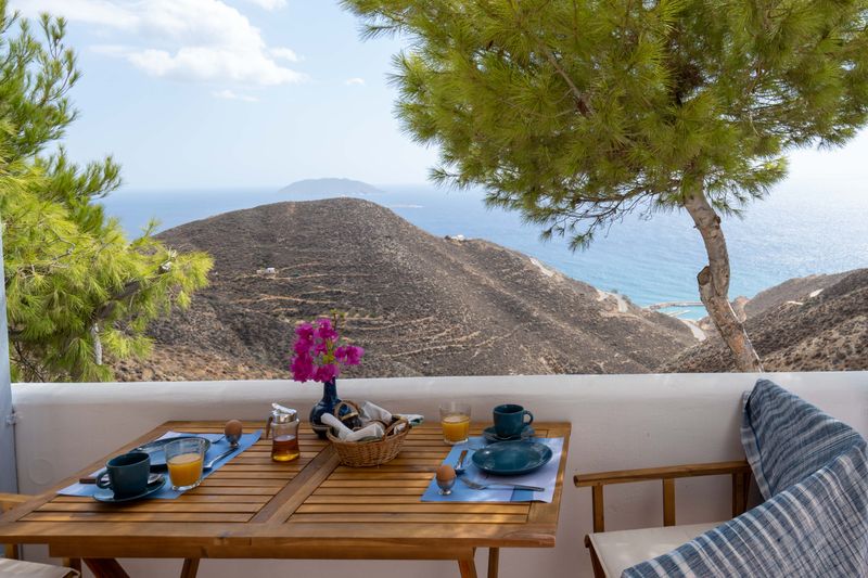 Anafi — A Cycladic Quietude Escape