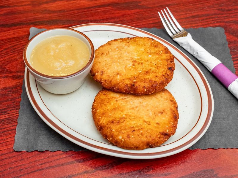 Crispy Potato Latkes With Applesauce