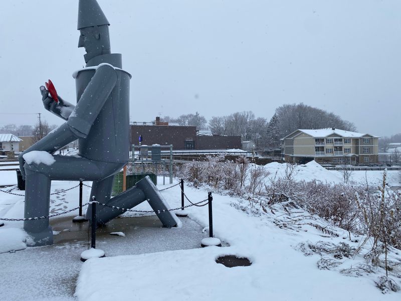 Oz, Rewired For A Lake Town