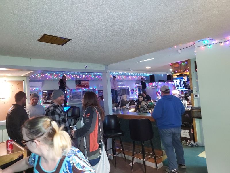 Happy Hour Bar, Gwinn