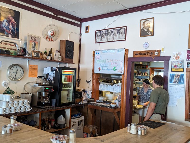 No Sweat Cafe, Helena