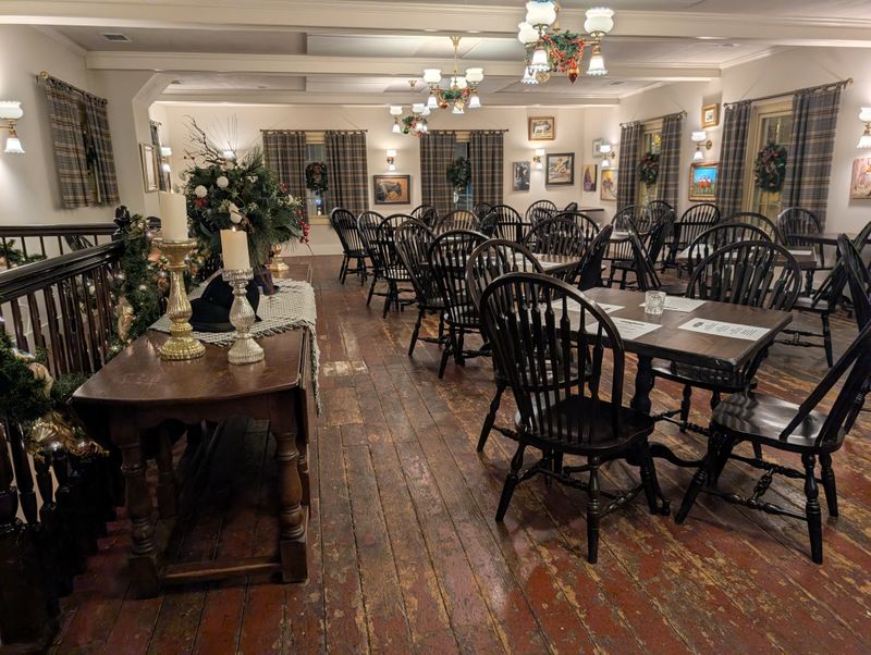 The White Horse Inn, Metamora