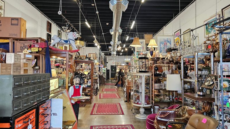 Vintage Eastern Market, LLC