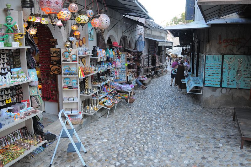 Kujundžiluk: Souvenir Street Done Right
