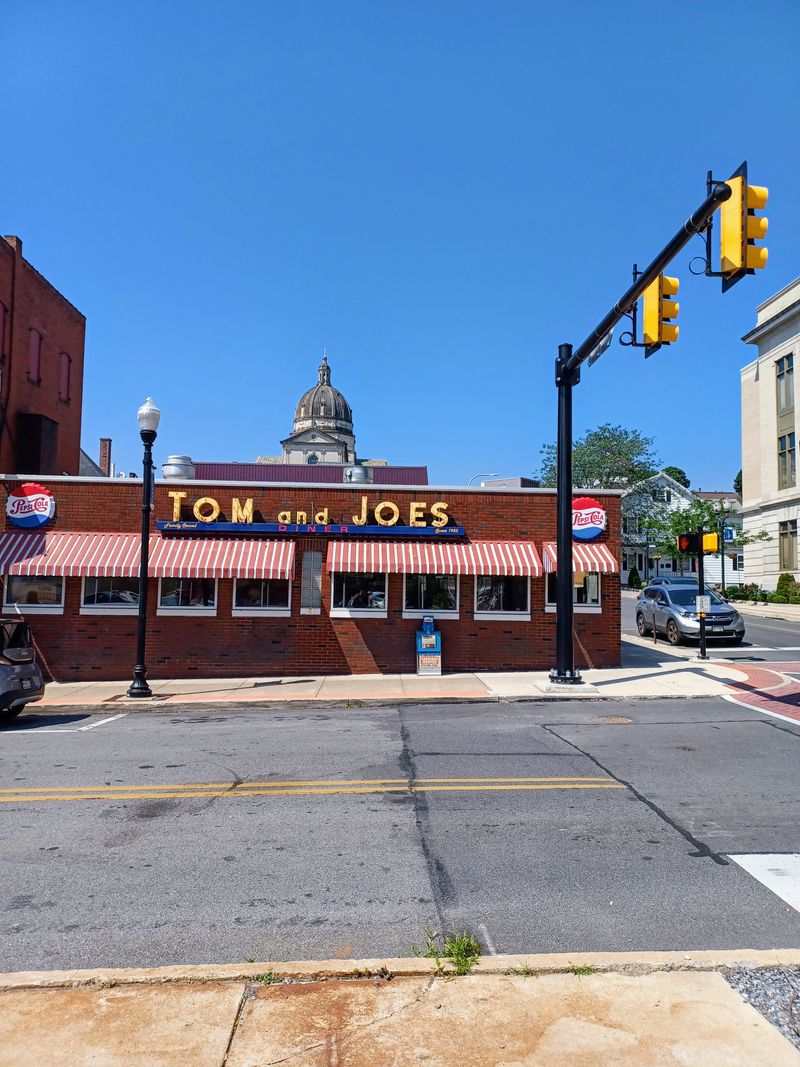 Tom & Joe's Restaurant