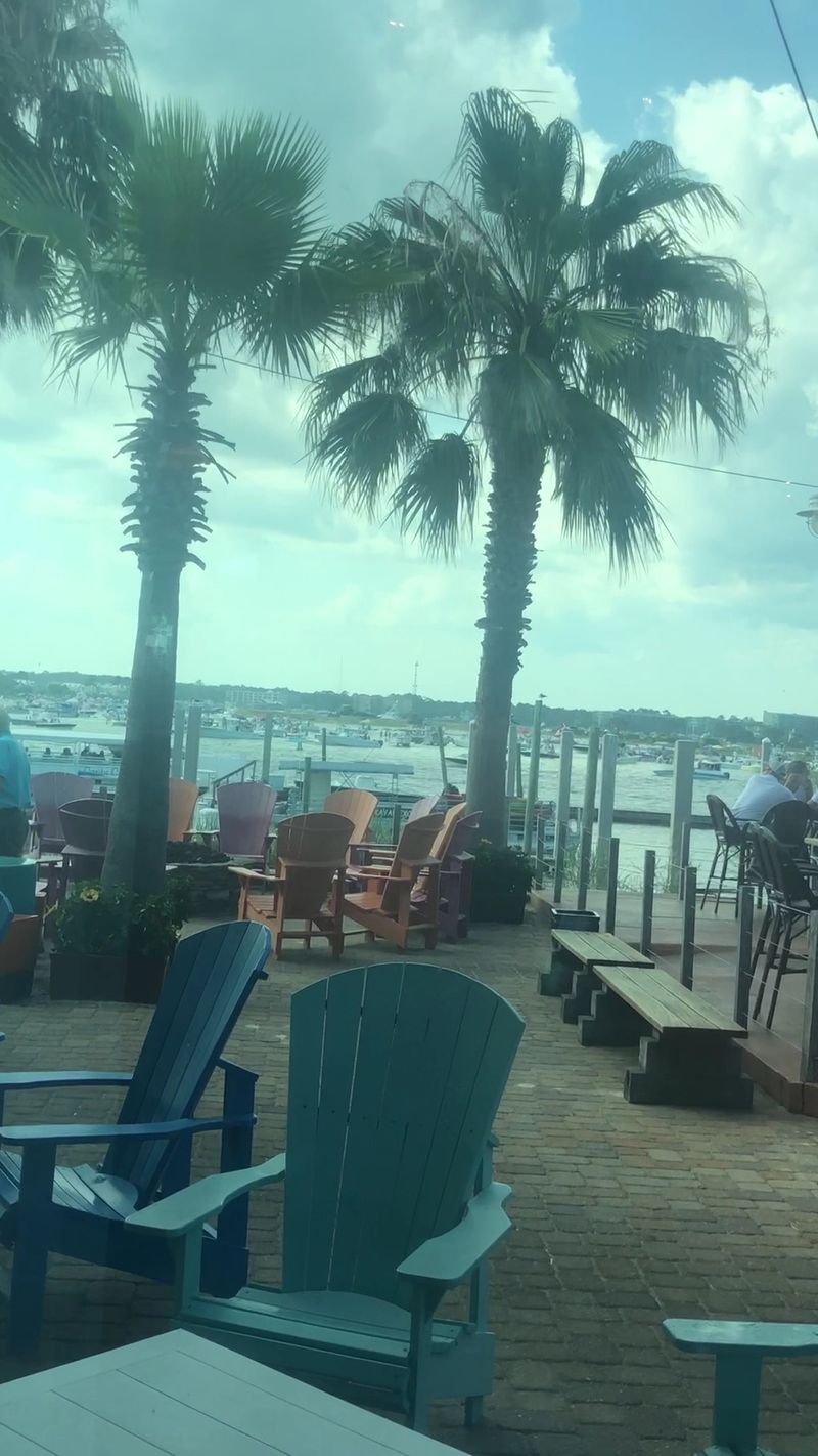 Morning Calm for Peaceful Brunches