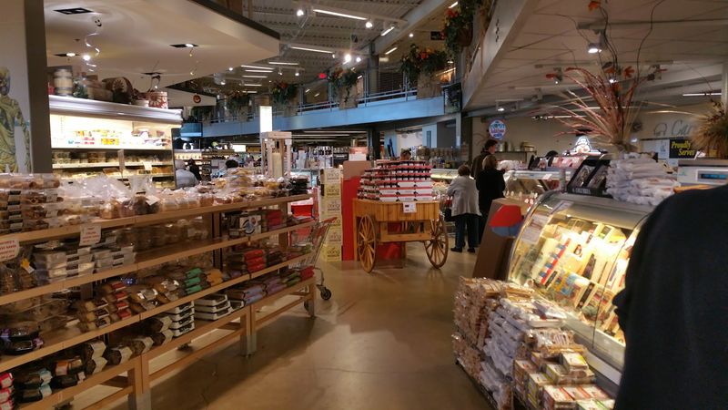 Aisles That Travel Across Italy