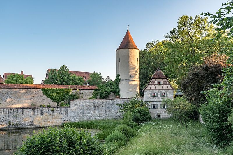 Dinkelsbühl — Medieval Walls and Quiet Plazas