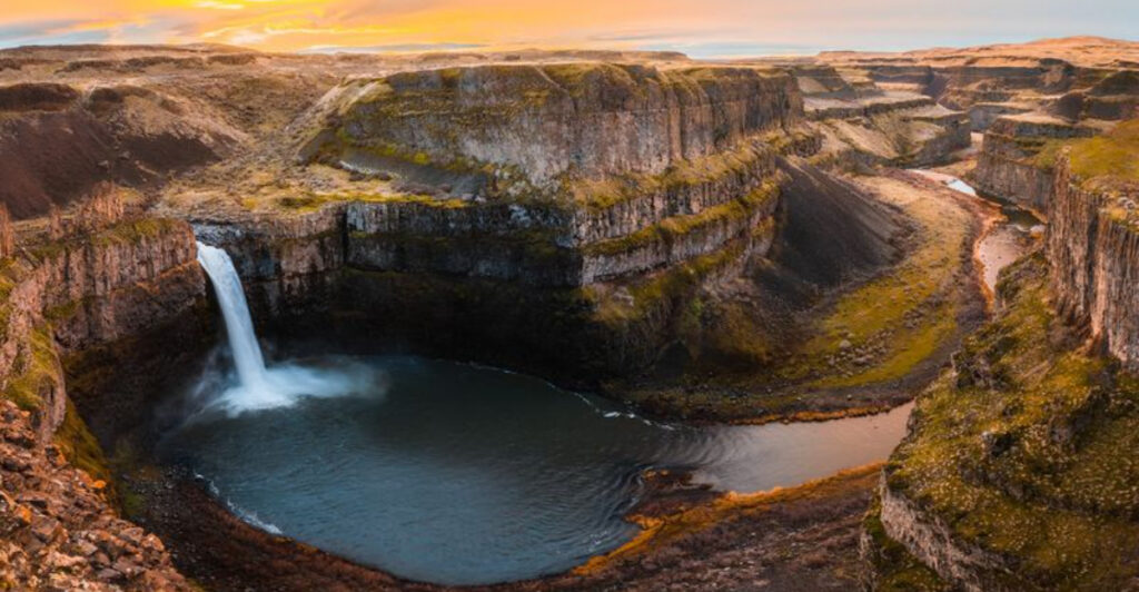 12 Waterfalls in the USA That Will Blow Your Mind