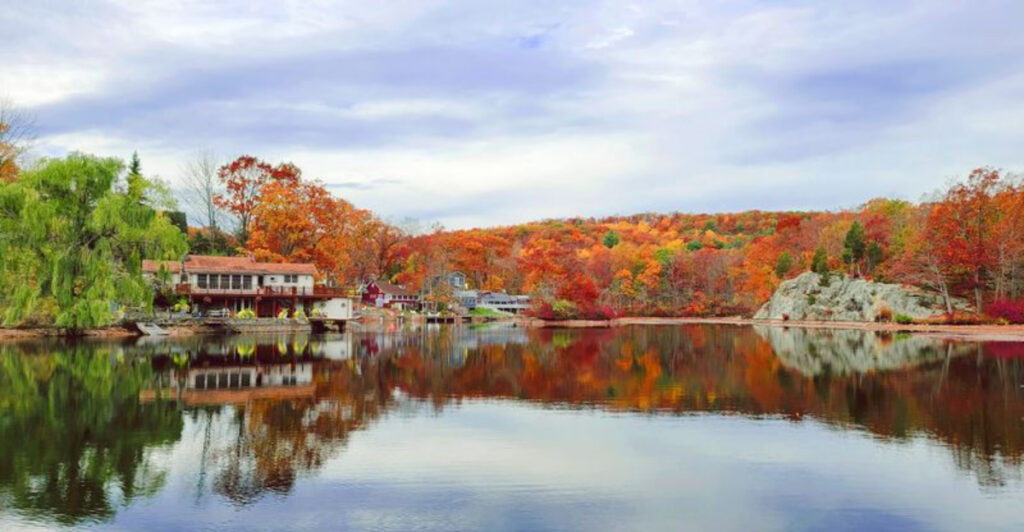 15 Gorgeous Lakes In New Jersey That Prove The State Is Full Of Surprises