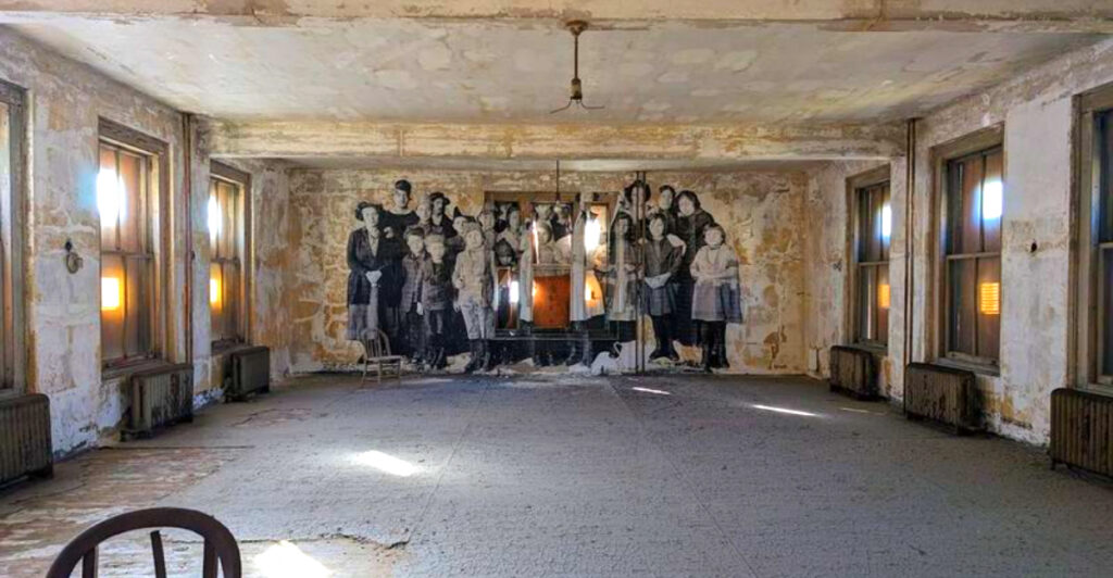 20 American Ruins With Incredible Stories Behind Them