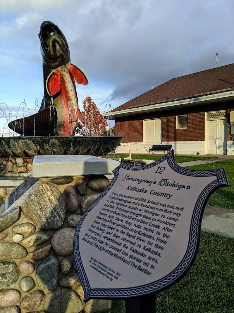 The small details at the base