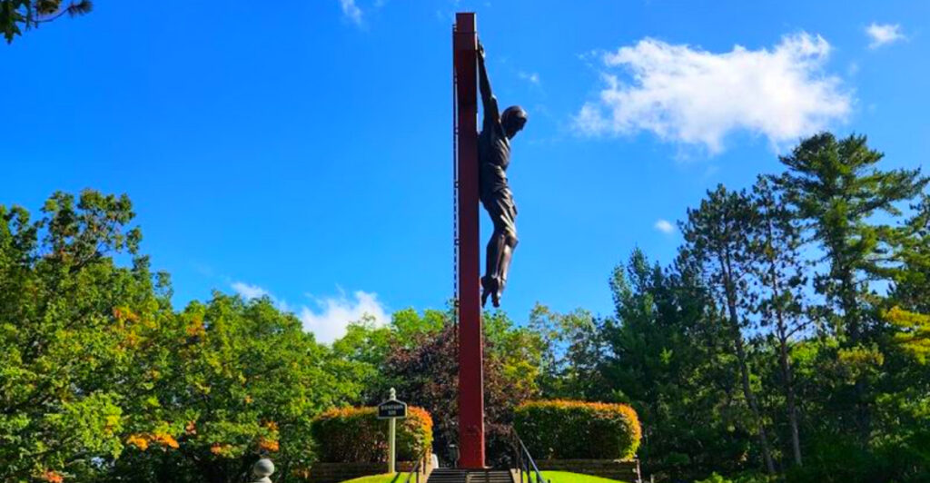 A 55-Foot Crucifix That Took 1 Year to Carve and Draws 200,000 Pilgrims Annually