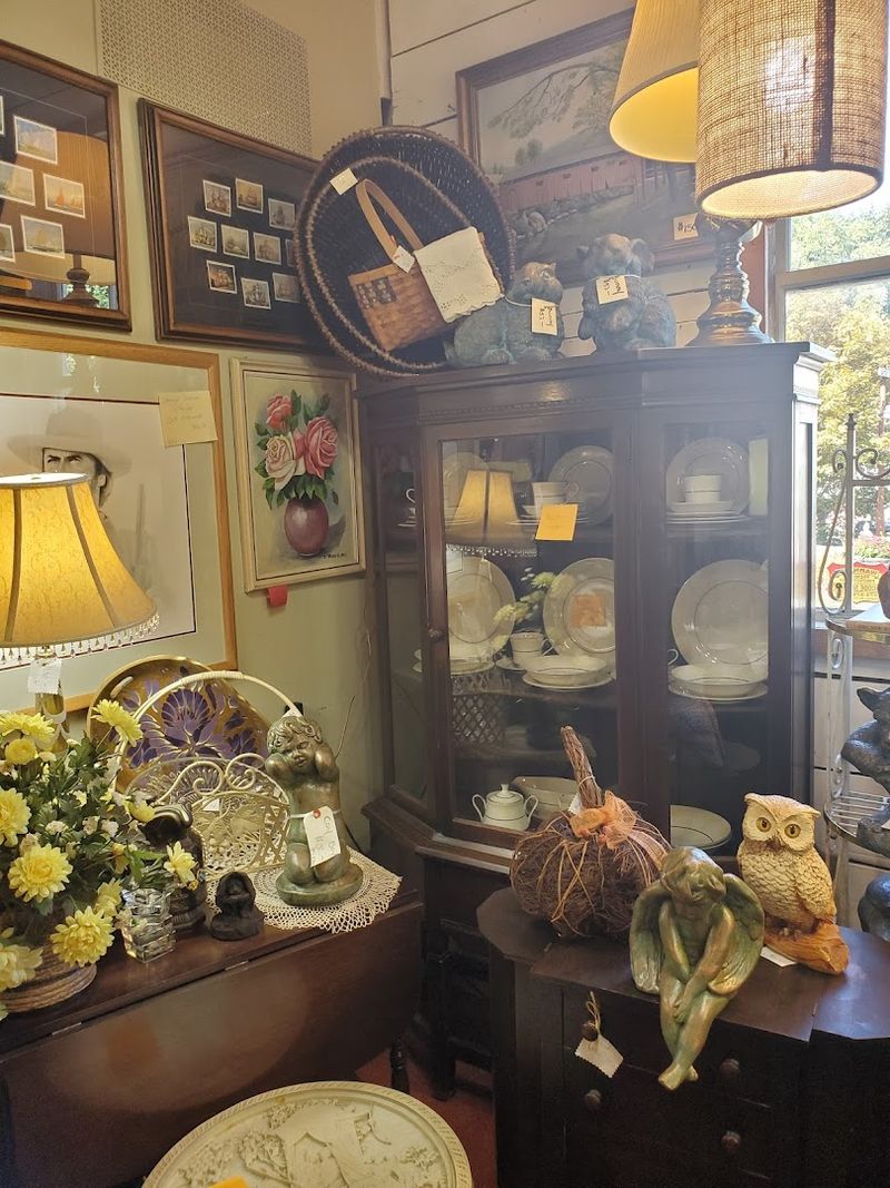 Three Floors of Antiques That Actually Deliver