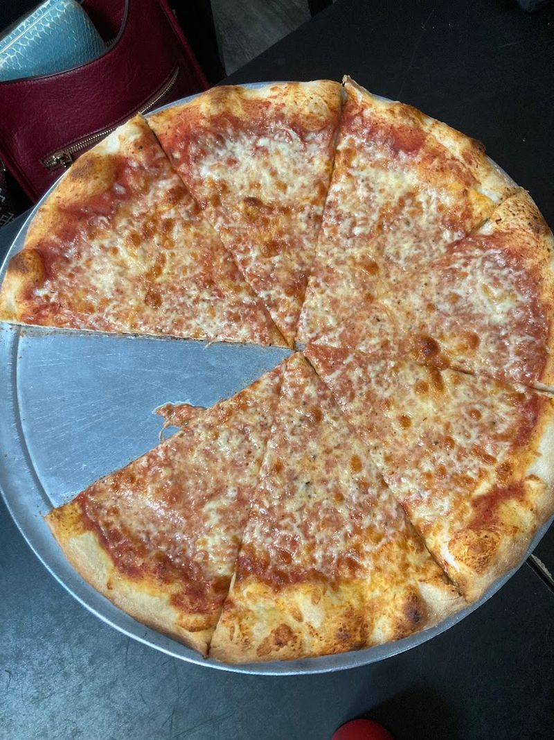 The Pizza That Keeps People Coming Back