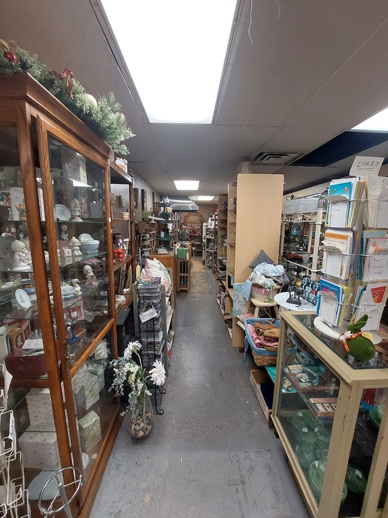 How 400 Booths Create an Endless Maze of Discovery