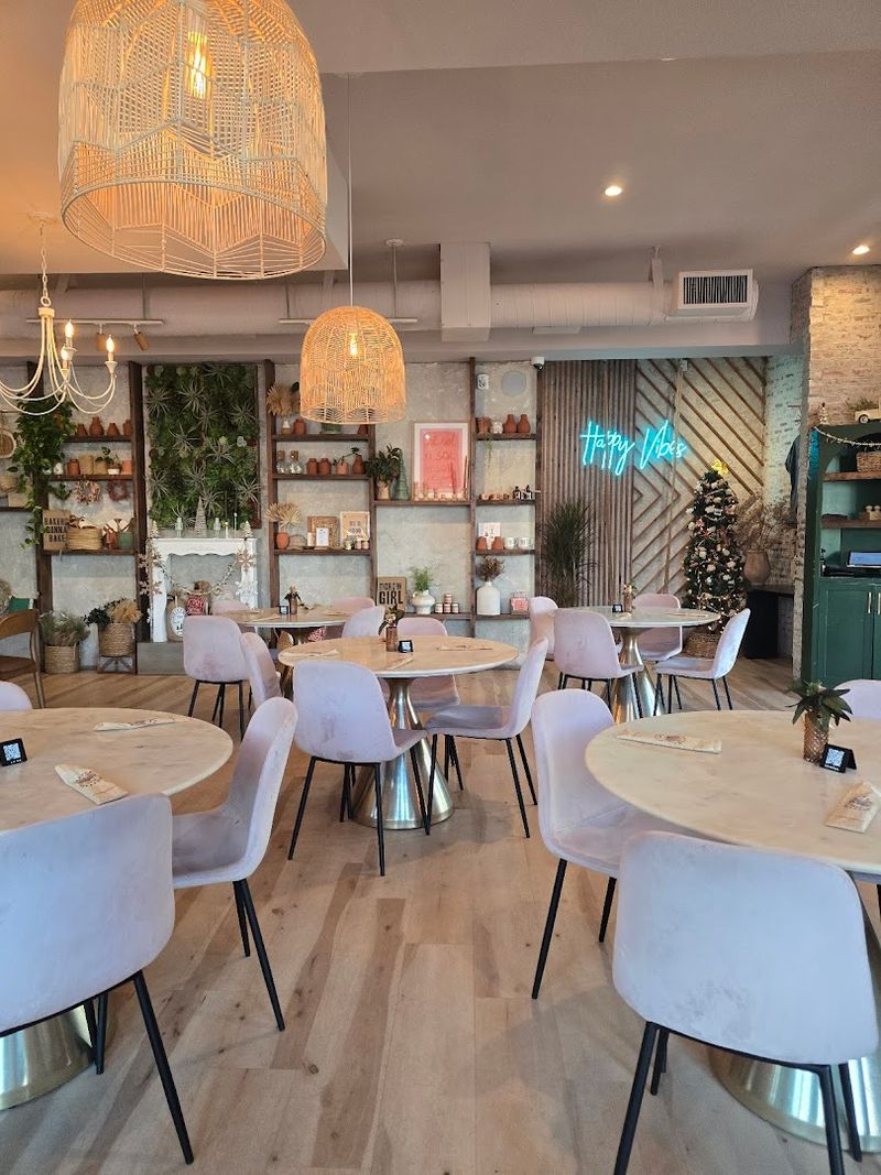 The Atmosphere That Keeps People Coming Back