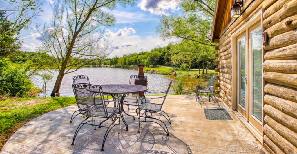 A Quiet Ranch Stay Near Sand Springs Draws Visitors Looking to Unplug