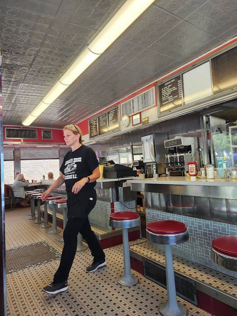 The Classic Dining Car Setup That Turns Heads